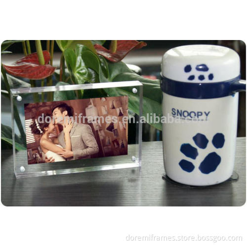 2016 fashion-design custom acrylic photo frame with clear magnet